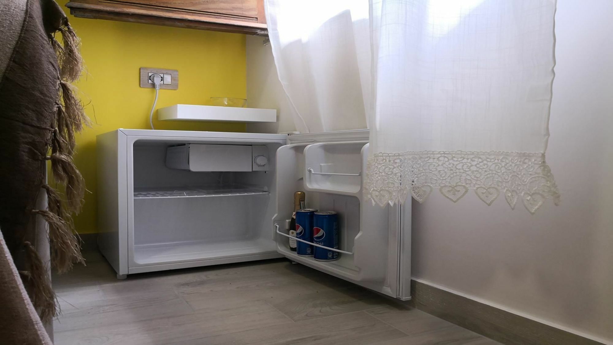 Fenesta Vascia Bed and Breakfast Napoli Eksteriør billede